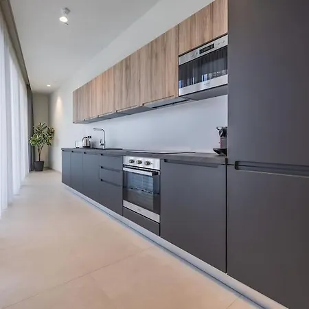 Luxury Apartment With Common Skypool In The Prestigious Mercury Tower By Sf Homes San Ġiljan Extérieur photo