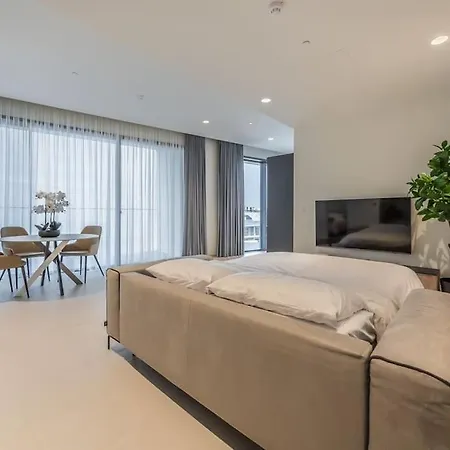 Luxury Apartment With Common Skypool In The Prestigious Mercury Tower By Sf Homes San Ġiljan Extérieur photo