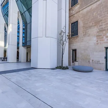 Luxury Apartment With Common Skypool In The Prestigious Mercury Tower By Sf Homes San Ġiljan Extérieur photo
