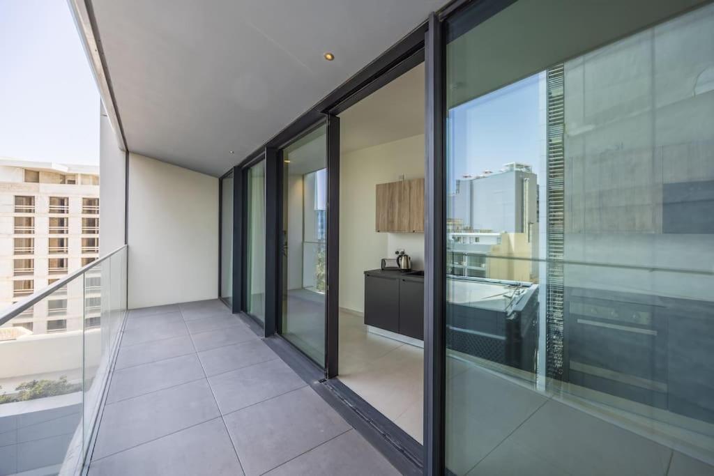 Luxury With Common Skypool In The Prestigious Mercury Tower By Sf Homes Saint Julian's